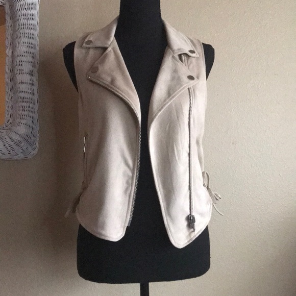 Lovers + Friends Elliot Vest - Picture 4 of 14